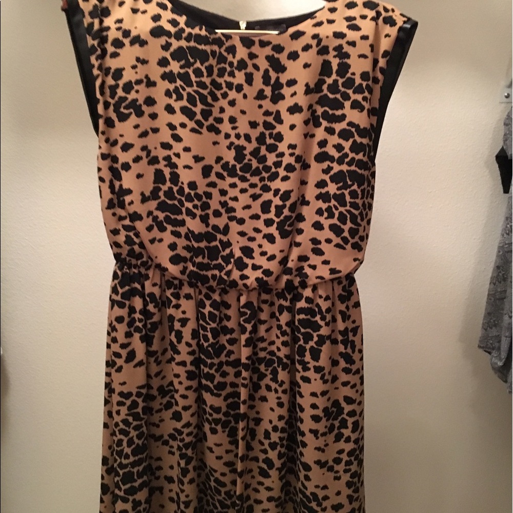 Vince Camuto Dress. Size medium.