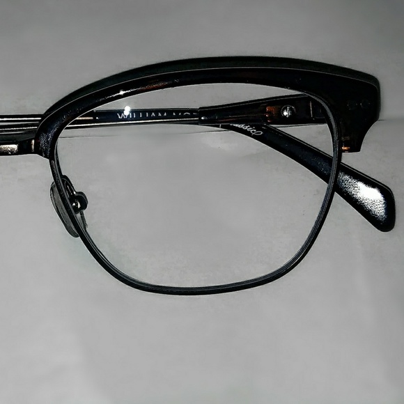 William Morris _ Made in England_ Classic Leon_