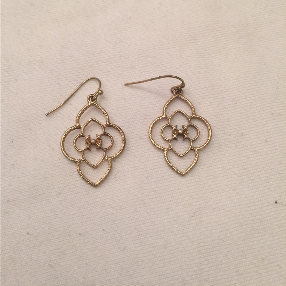 Francesca's gold dangly earrings