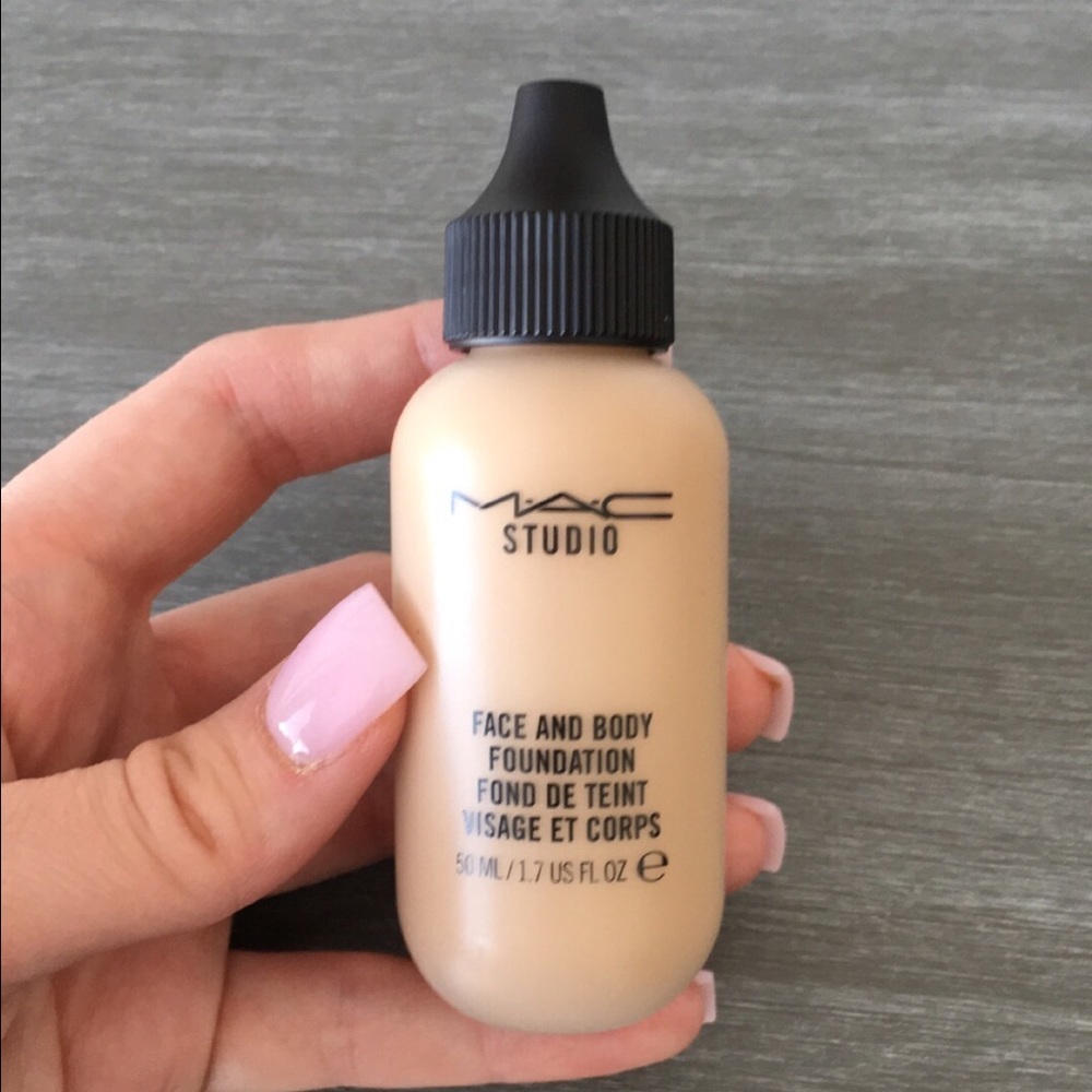 MAC Face and Body Foundation