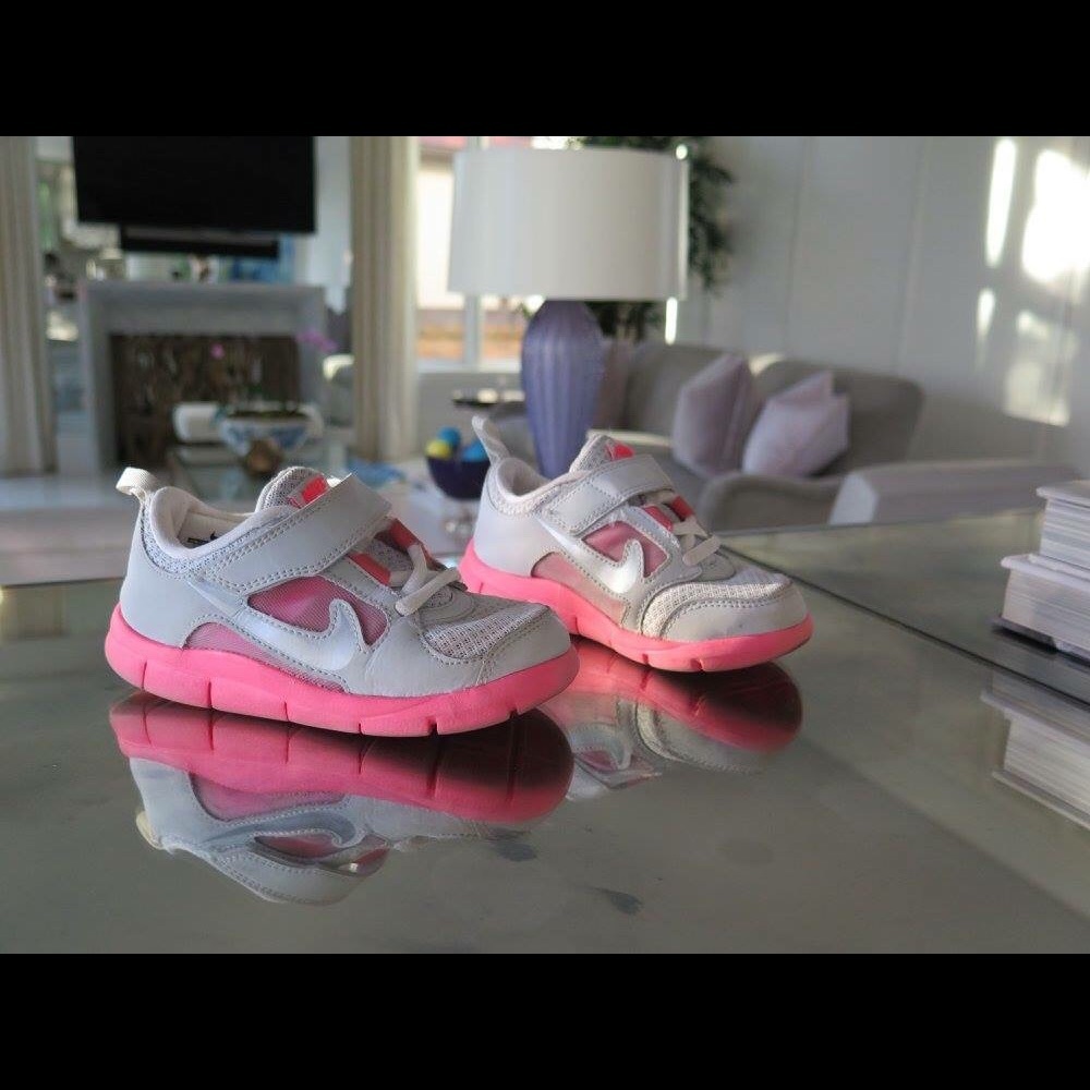 Kids Nike Size 9 Tennis Shoes