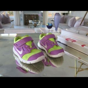 Kids Nike Size 9 Tennis Shoes