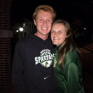 Meet your Posher, Max