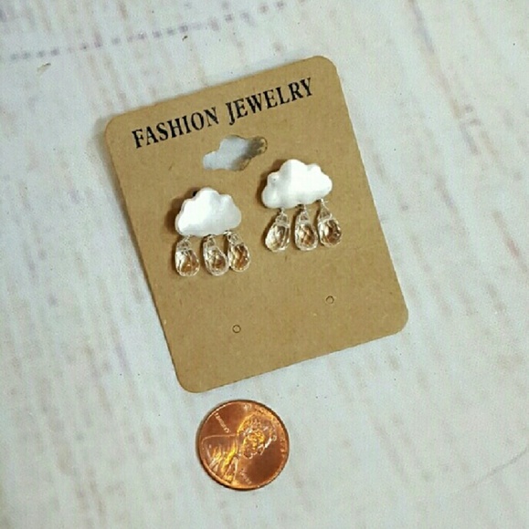 {New} Cloud and Rain Drop Fashion Earrings - Picture 3 of 4