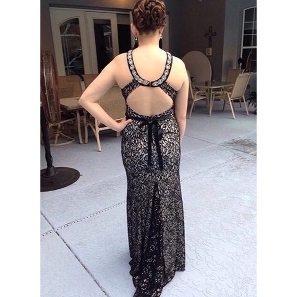 Special occasion gown - Picture 2 of 2