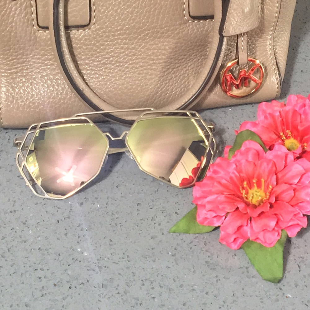 Rose Gold Hexagon Aviator Mirrored Lens Sunnies - Picture 2 of 4