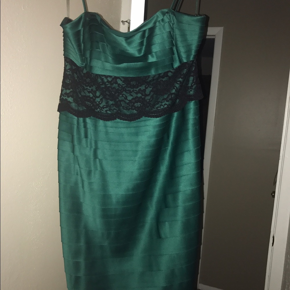 Js Collections laser cut green strapless dress 16