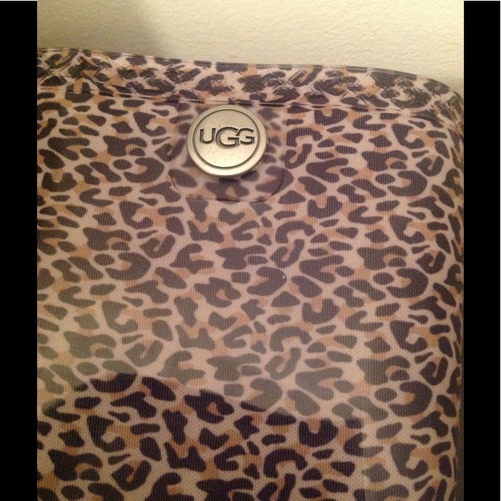 ONLY 1 left - New Ugg rain boots (authentic) - Picture 3 of 8