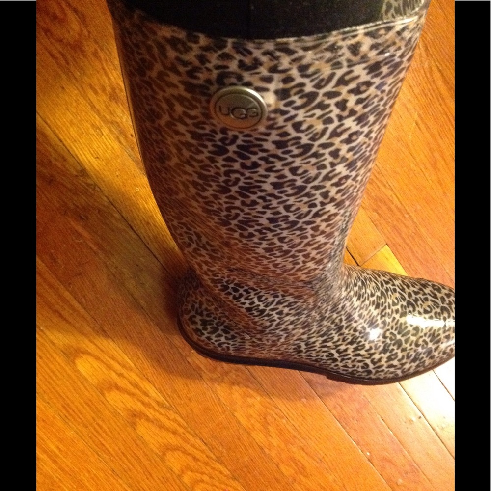 ONLY 1 left - New Ugg rain boots (authentic) - Picture 8 of 8