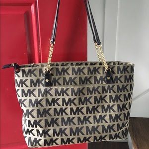 Michael Kors purse