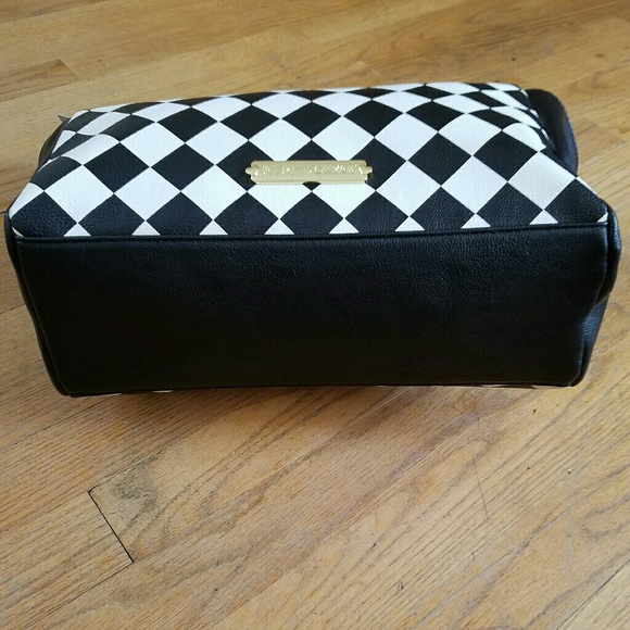 🚫SOLD🚫🌹NWT-BETSEY JOHNSON TOTE! - Picture 5 of 8