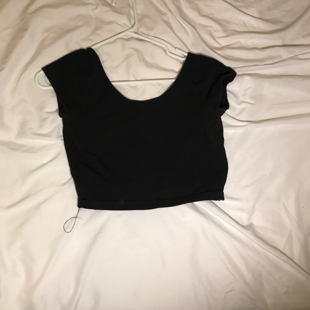 Short sleeve crop top