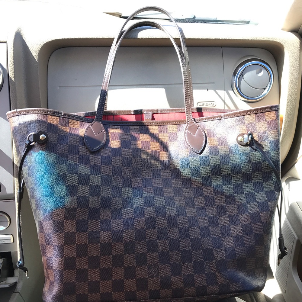 Louis Vuitton Neverfull MM Handbag