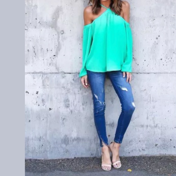 💕 Green Off the Shoulder Top Size Small - Picture 2 of 8