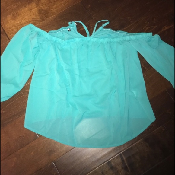 💕 Green Off the Shoulder Top Size Small - Picture 6 of 8