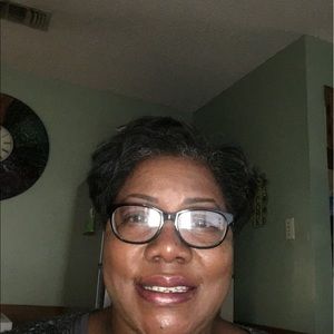 Meet your Posher, Joyce