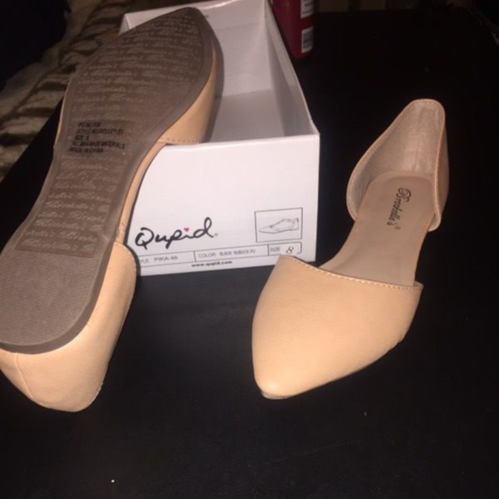 Tan flats