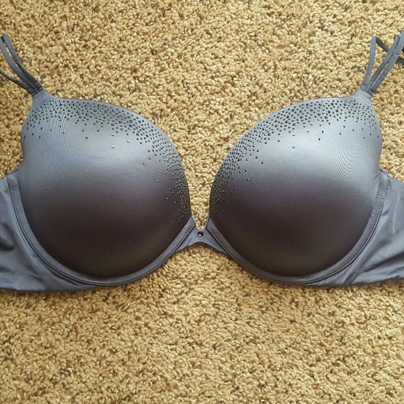 Very sexy blue by Victoria's Secret push up bra with gem detail - Picture 1 of 4