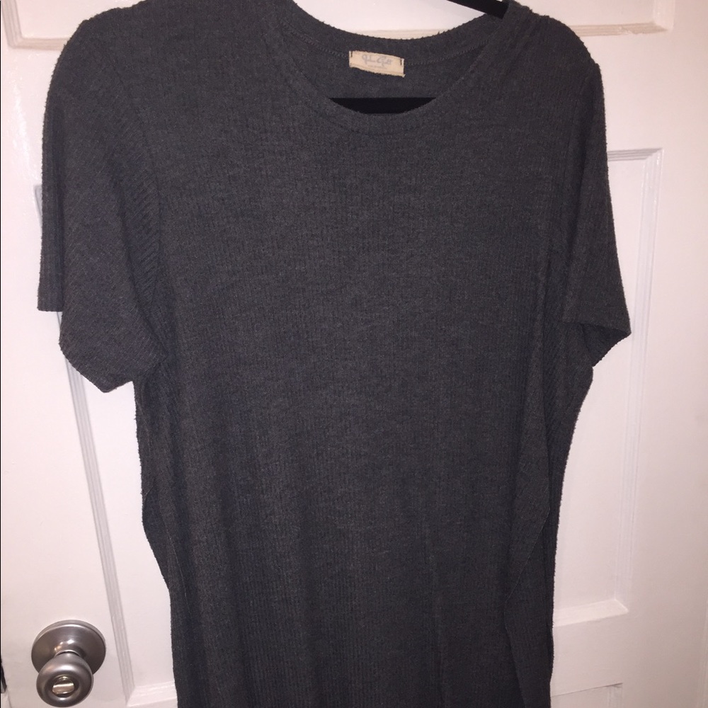 Long grey tee