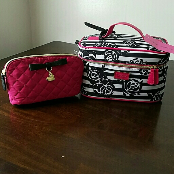 🌹NWT-BETSEY JOHNSON LRG TRAVEL BAGS! - Picture 8 of 8