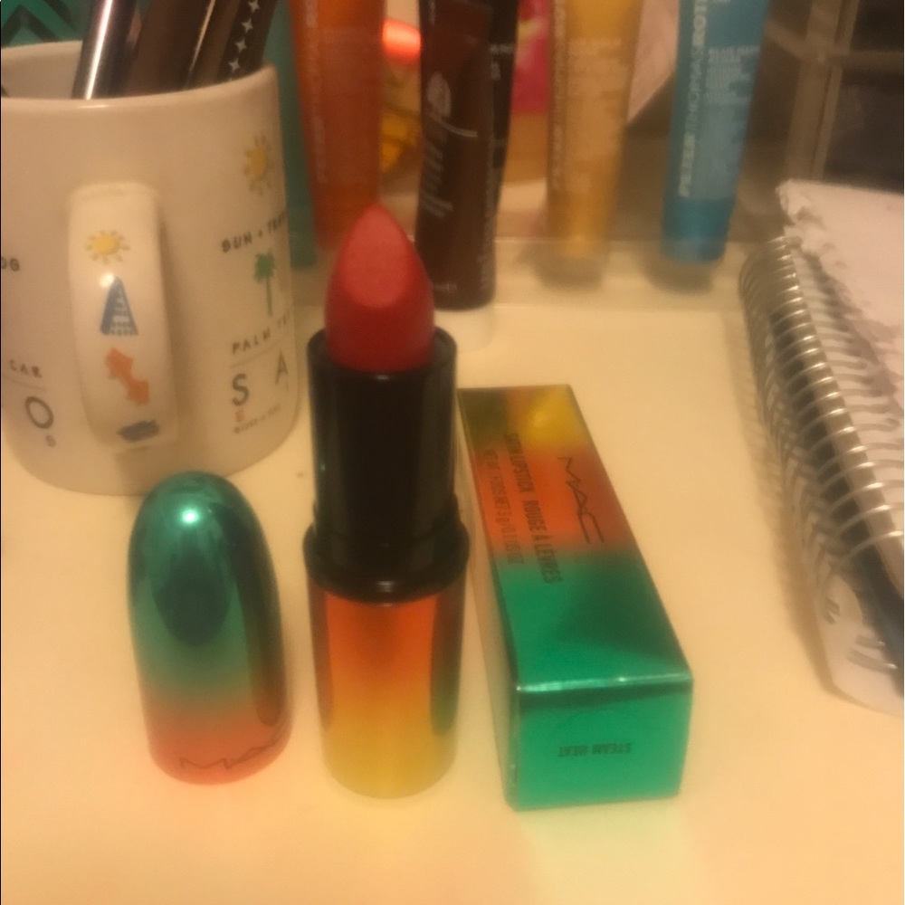 Mac steam heat Lipstick LE