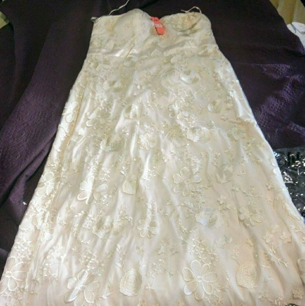 Modcloth ivory lace wedding dress