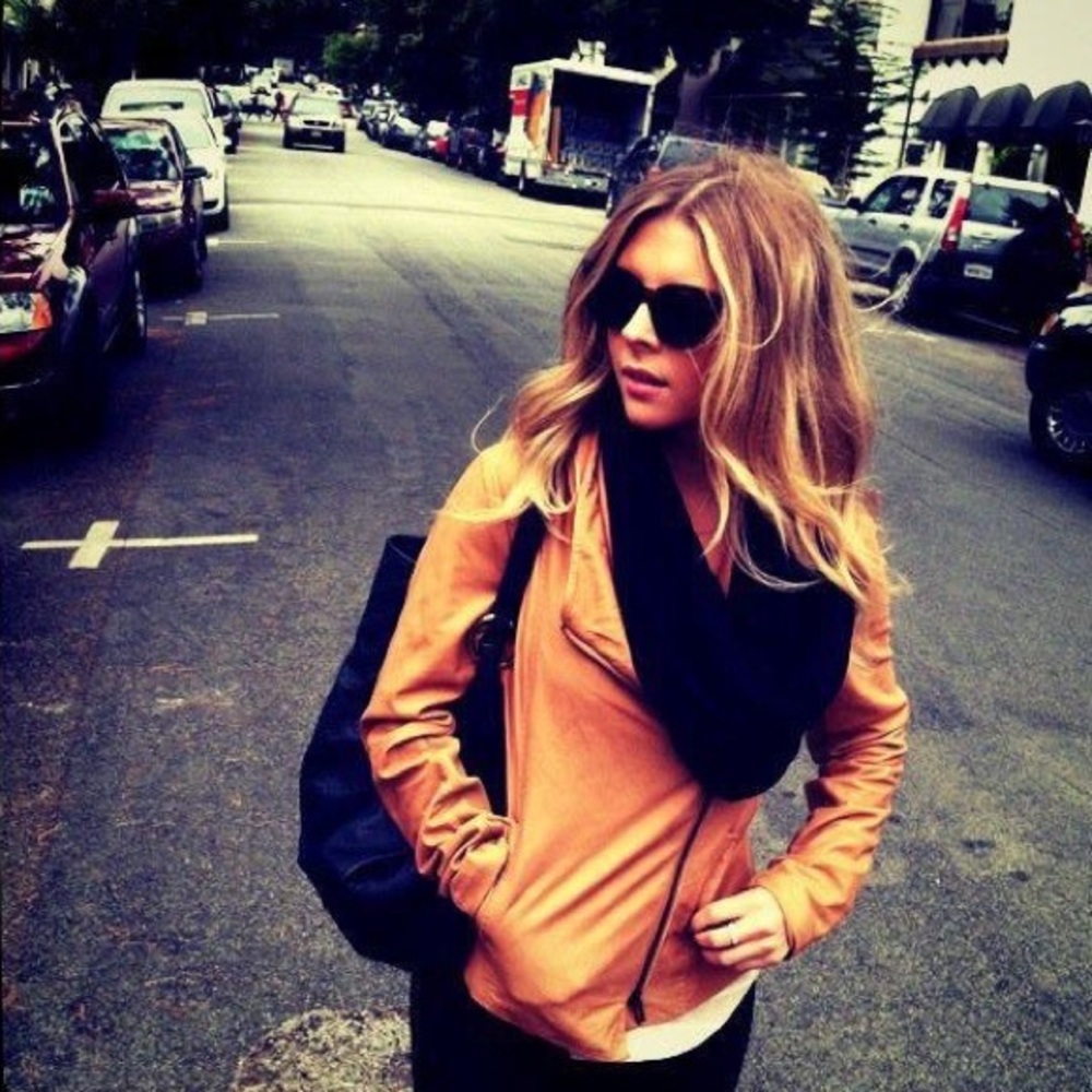 🎉 Stunning Calf Leather Vince Jacket in Camel 🎉