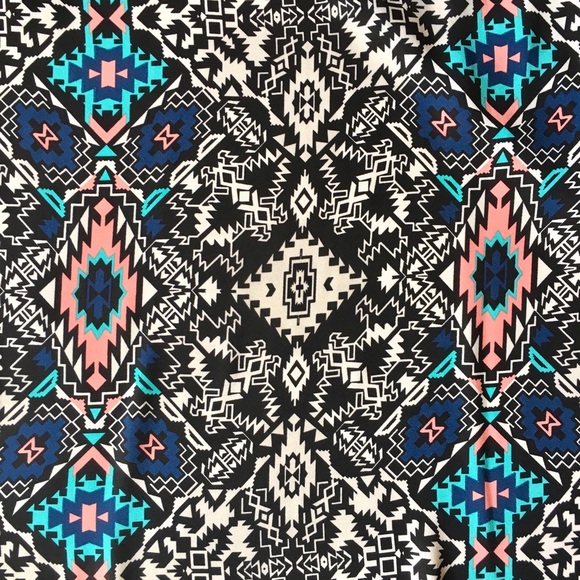 Romeo + Juliet Couture Aztec Print Kimono - Picture 2 of 6