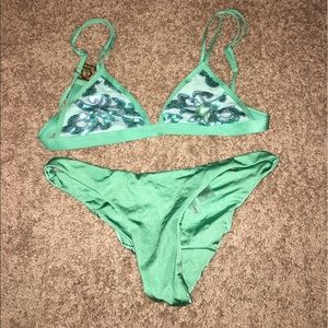 Beach bunny swimsuit (never worn) make me an offer