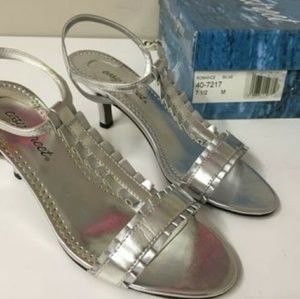 👡Nib Easy Street  7.5 NIB PROM!