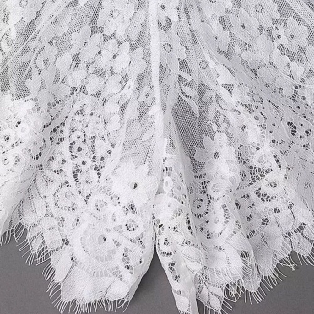 White Crochet Embroidered LACE COVERUP SHORTS NEW - Picture 3 of 3