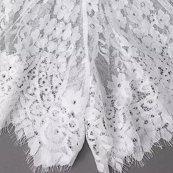 White Crochet Embroidered LACE COVERUP SHORTS NEW - Picture 3 of 3