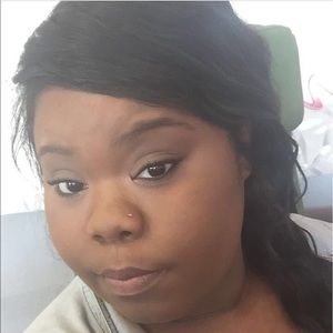 Meet your Posher, Alexia