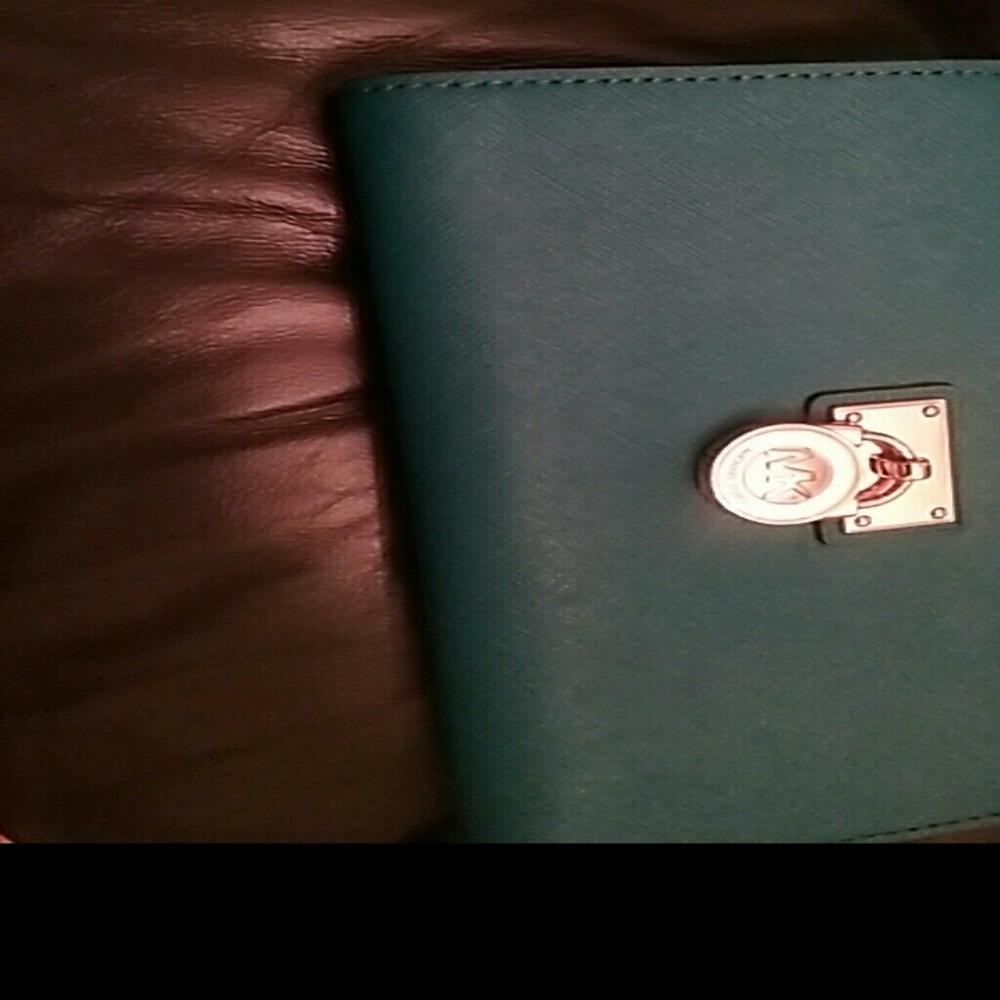 Wallet (TEAL COLOR)New no taggs