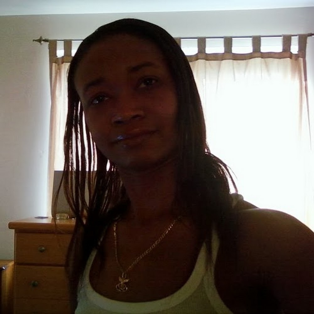 Meet your Posher, Monique
