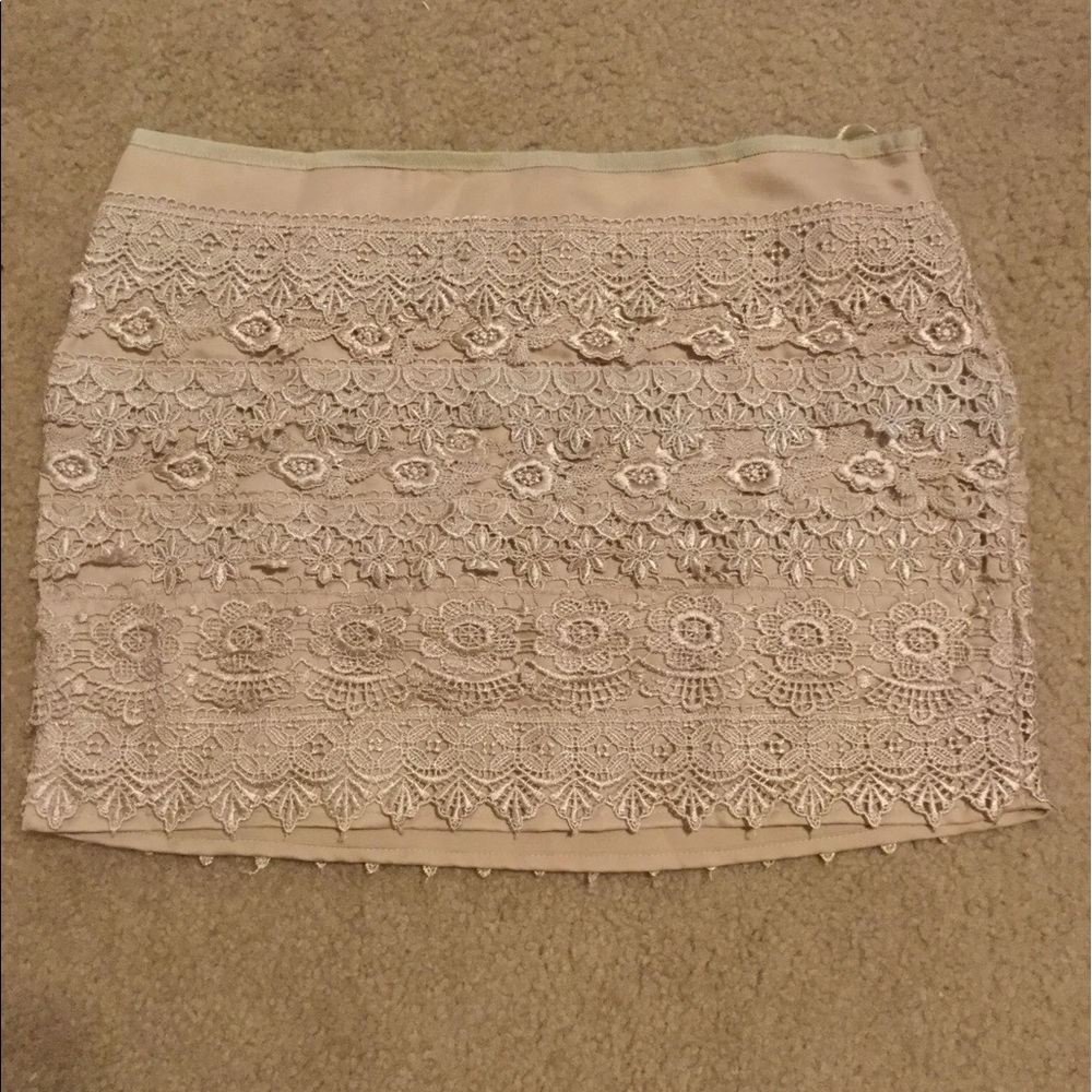 Lace skirt