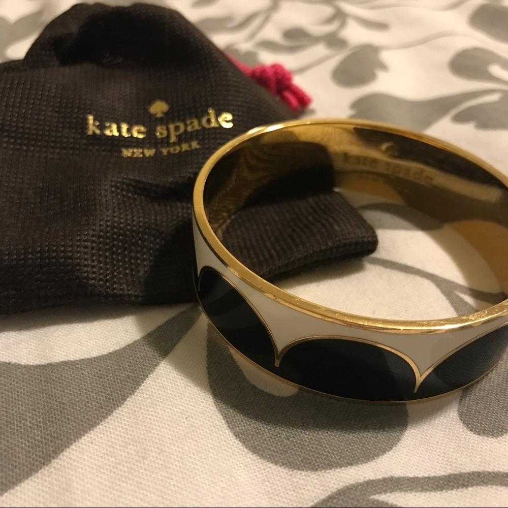 Kate Spade Gold Bangle 🖤✨