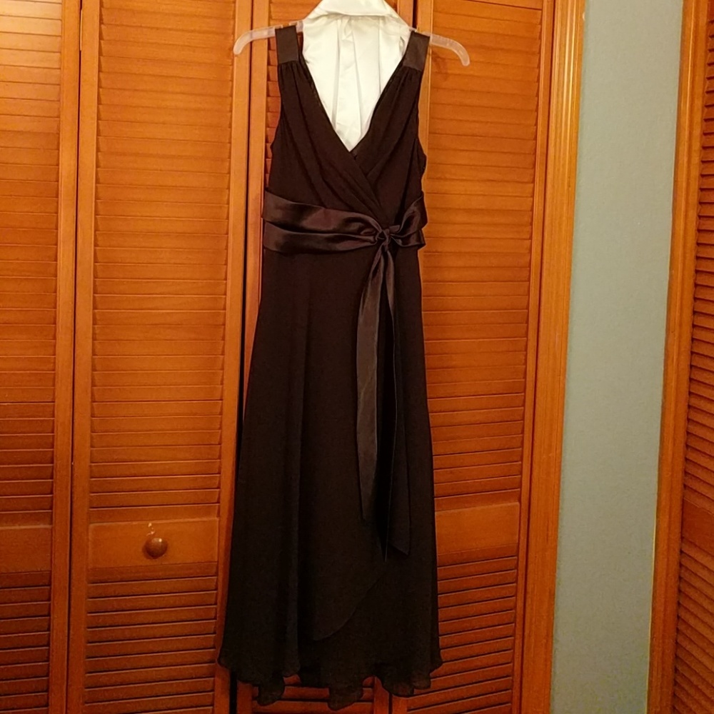 Dress - Picture 2 of 4