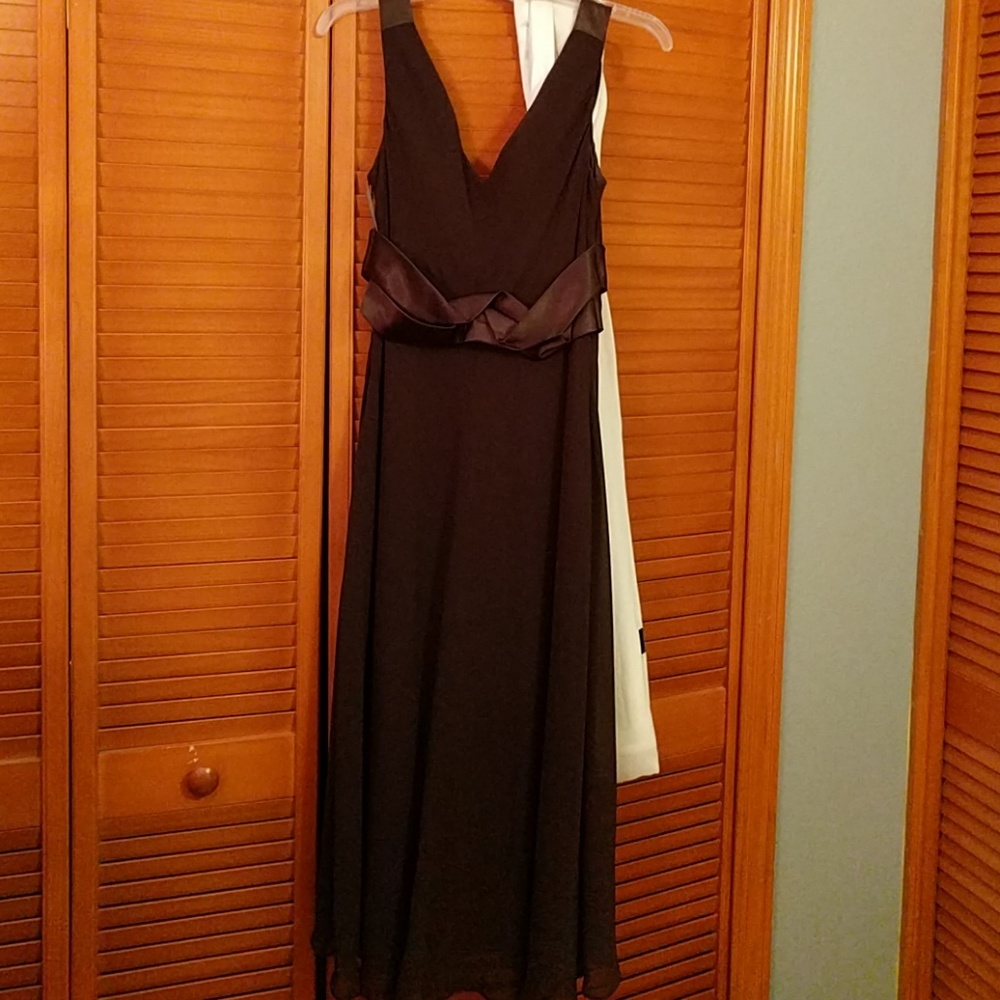 Dress - Picture 3 of 4