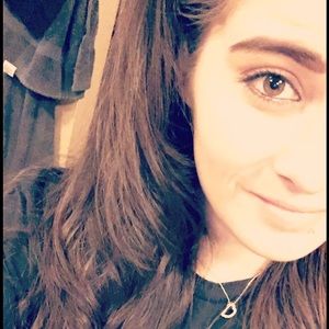 Meet your Posher, Desiree