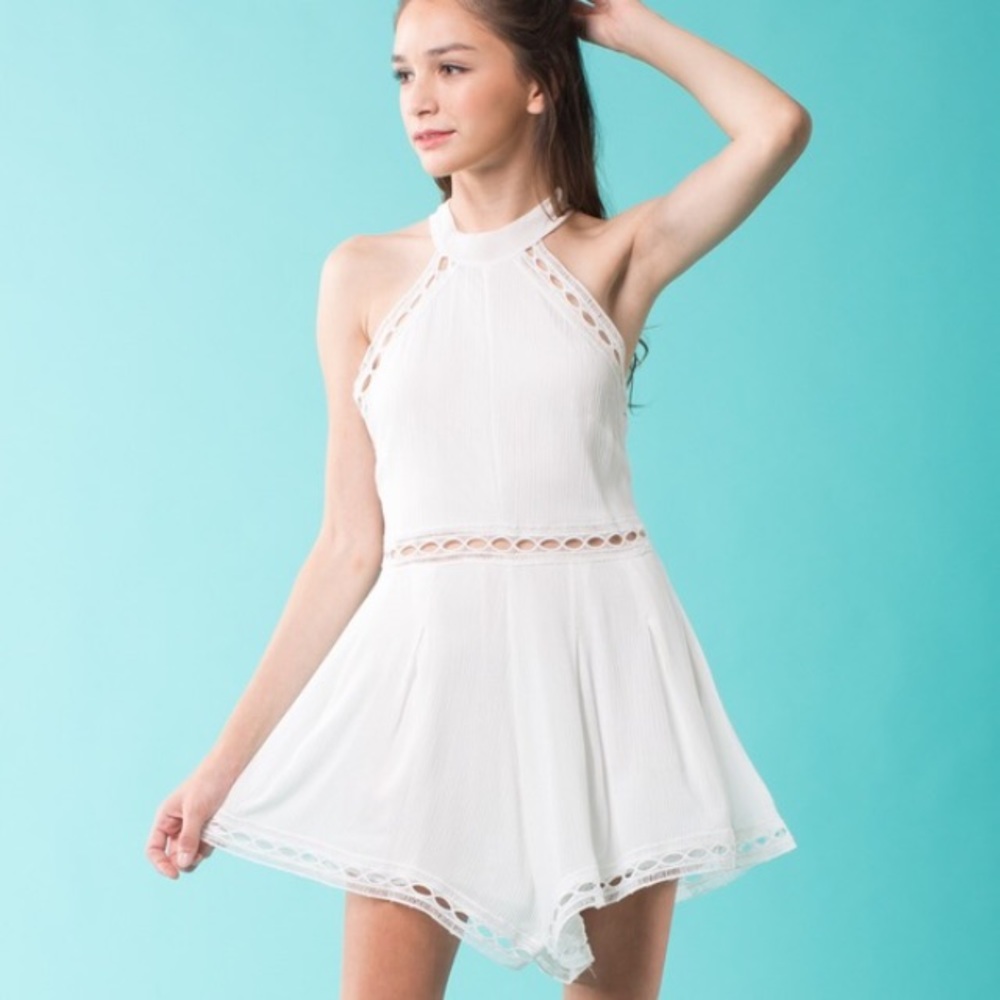 🌴CLEARANCE! NWT ☀️ WHITE SWING ROMPER - Picture 2 of 2