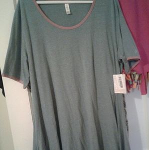 Lularoe Green Perfect T NWT