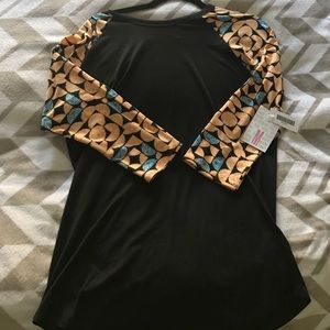Lularoe Randy T shirt NWT Size medium!
