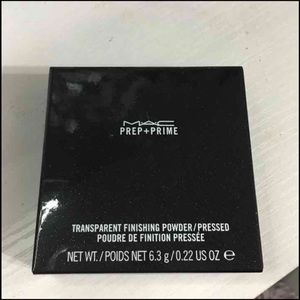 Mac Prep + Prime Finishing Powder