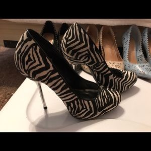 Zebra high heels size 5