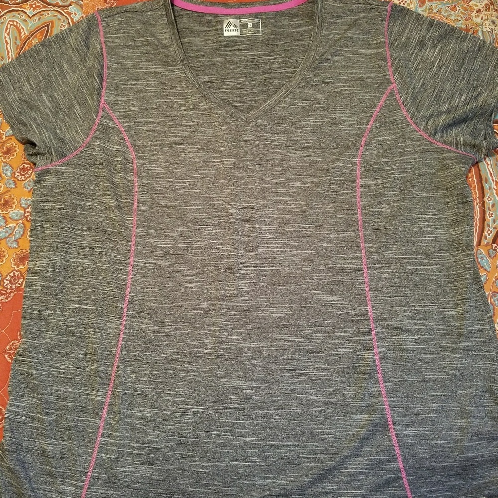 Reebok 2X Quick Dri V Neck Workout shirt