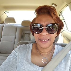 Meet your Posher, Vanessa