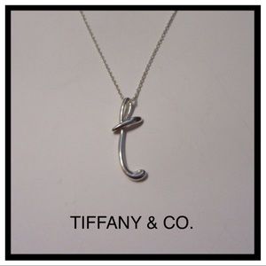 TIFFANY & CO. ELSA PERETTI®
LETTER "T" PENDANT