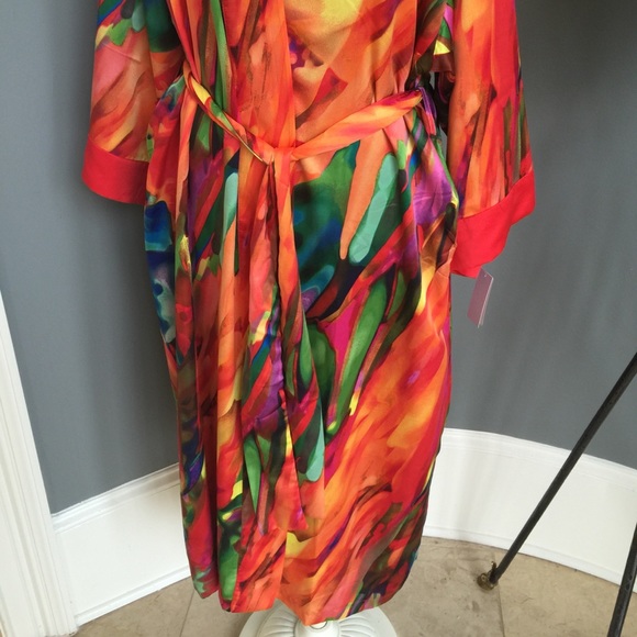 NATORi Private Luxuries Robe in stunning colors - Picture 3 of 4