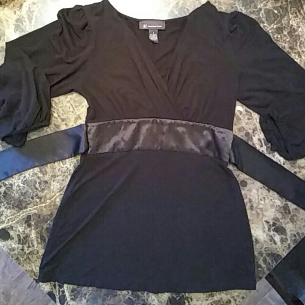 Hello date night👫 💏💑Ladies black top!